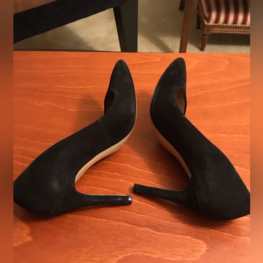 Saks Fifth Avenue Black Pumps - Picture 5 of 6